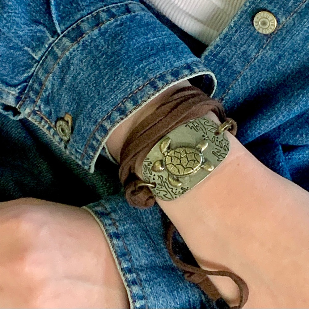 Sea Turtle 2-tone Vintage Coastal Leather Bracelet - Picture 6 of 7
